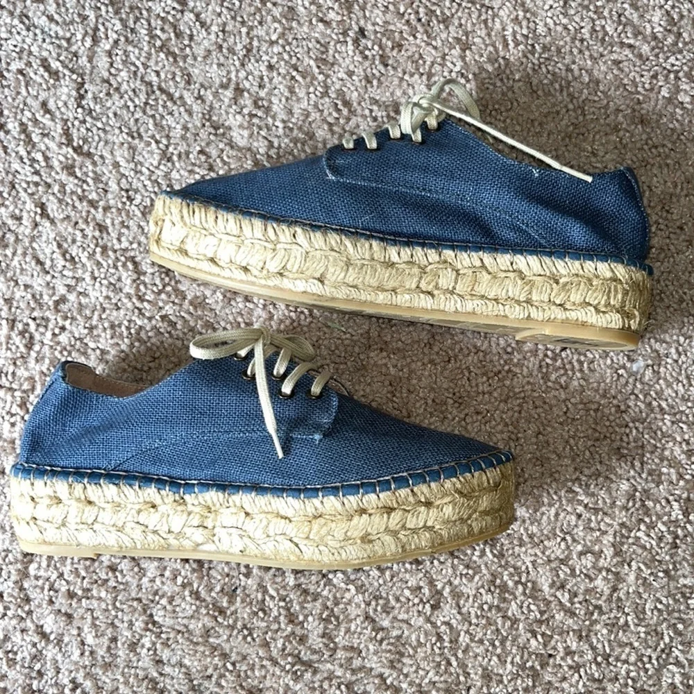 Gaimo blue canvas lace up espadrilles NWOT size 6